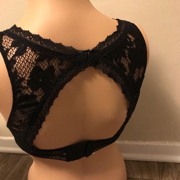 NEW Victoria secret 4 bras - Picture 3 of 6